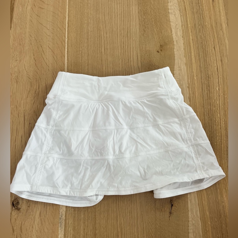 Lululemon women’s tennis skirt white size 0